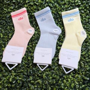 ALO Yoga woman Ribbed Socks - Pink, light blue , Yellow